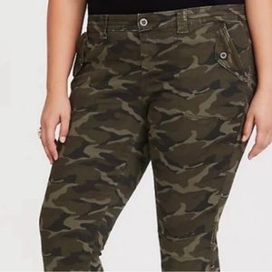 Torrid Cropped Camo Pant